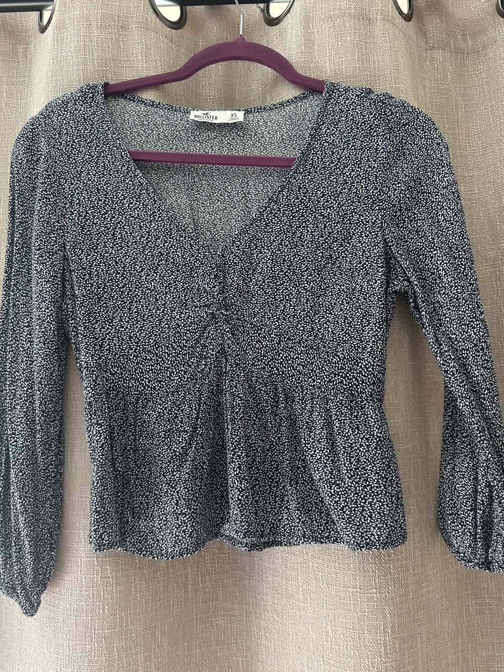 Hollister Black and White floral V-Neck Peplum Long-Sleeve Top